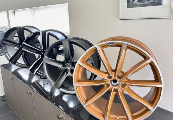 国内入庫いたしました!